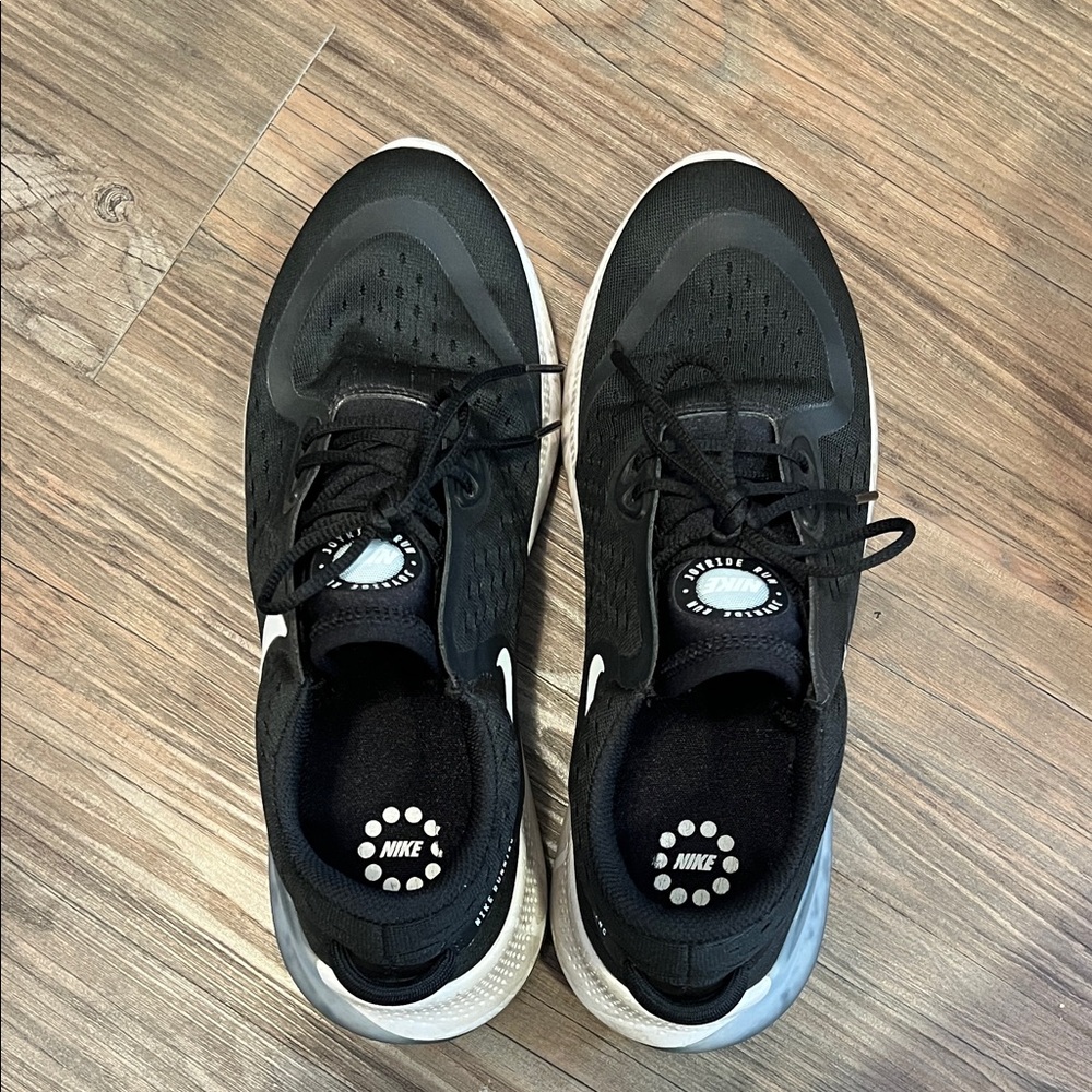 Nike Men's Black and White Athletic Shoes- Joy Ride Run (slightly used)